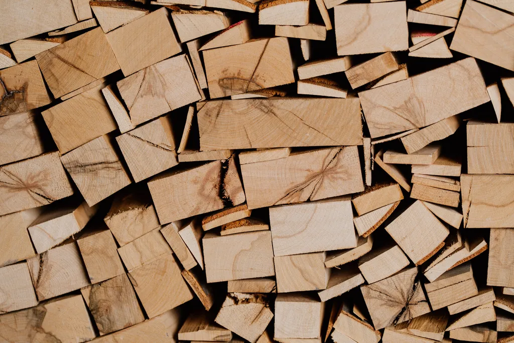 Ofenfertiges Kaminholz aus der Region für Schwarzach